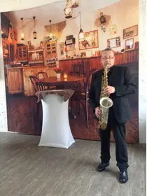 Саксофонист на мероприятие,уроки игры на саксофоне,кларнете,помощь в приобретении инструмента.