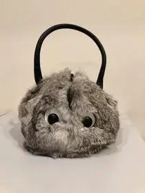 Меховая сумка с глазами