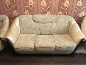 Диван с креслами кожаный