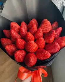 Клубничные букеты